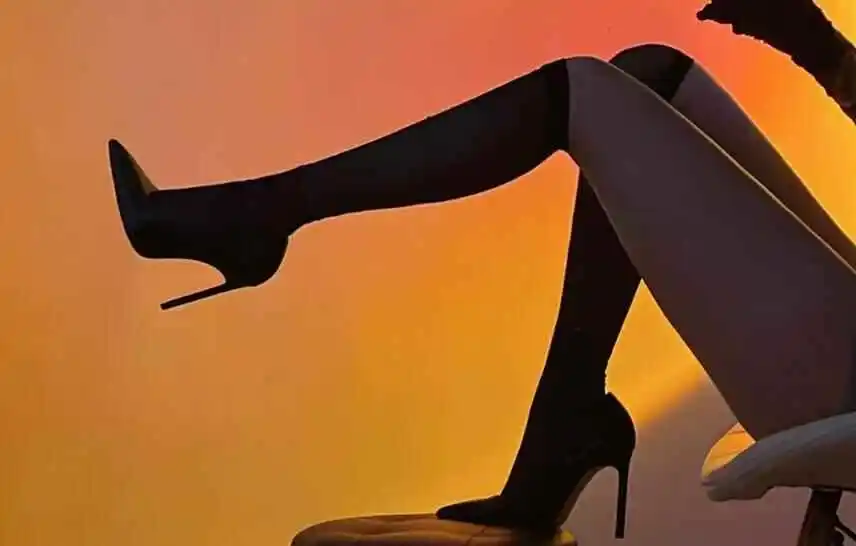 【西檬之家】字母圈TK玩法入门：Tickle在BDSM中的安全实践