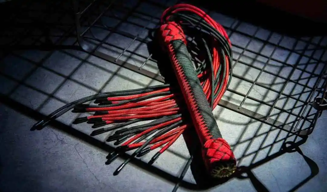 西檬之家-字母圈新人速查：掌握核心BDSM术语与安全实践